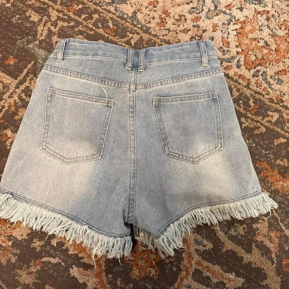 Women Light Wash High Waisted Fringed Denim Shorts Boho Summer Jean Shorts
